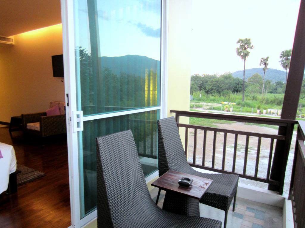 Mountain Creek Wellness Resort Chiangmai Chiang Mai Rum bild